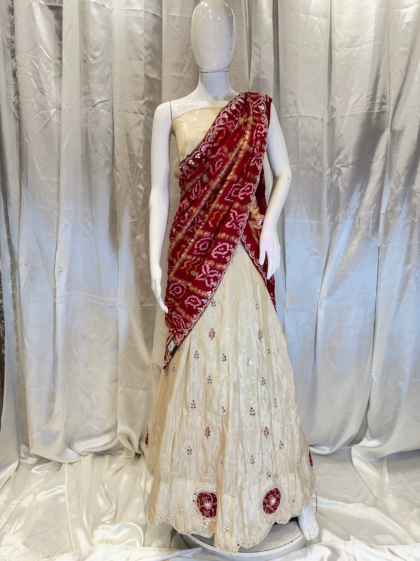Pure Silk Tanchui with Gharchola Contrast  Dupatta (Beige)