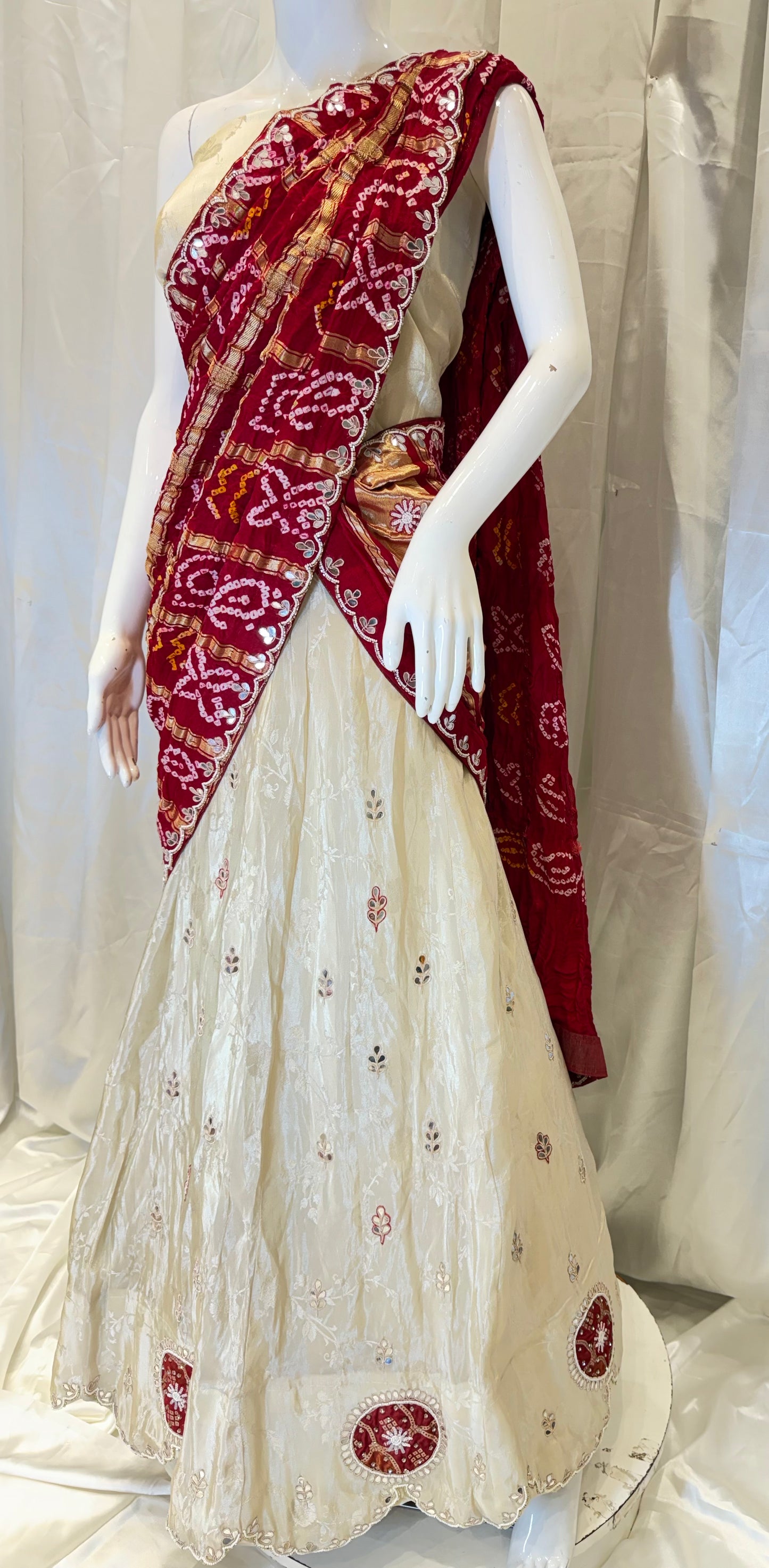 Pure Silk Tanchui with Gharchola Contrast  Dupatta (Beige)