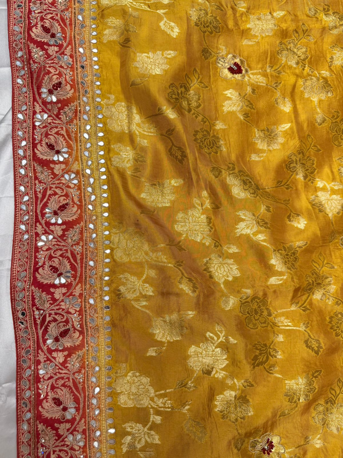 Pure silk dardozi saree with contrast border color yellow red