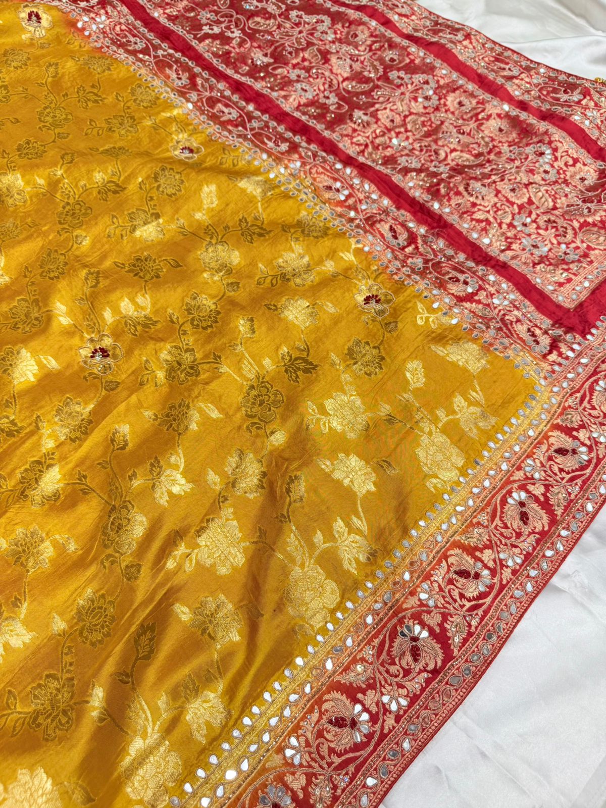 Pure silk dardozi saree with contrast border color yellow red