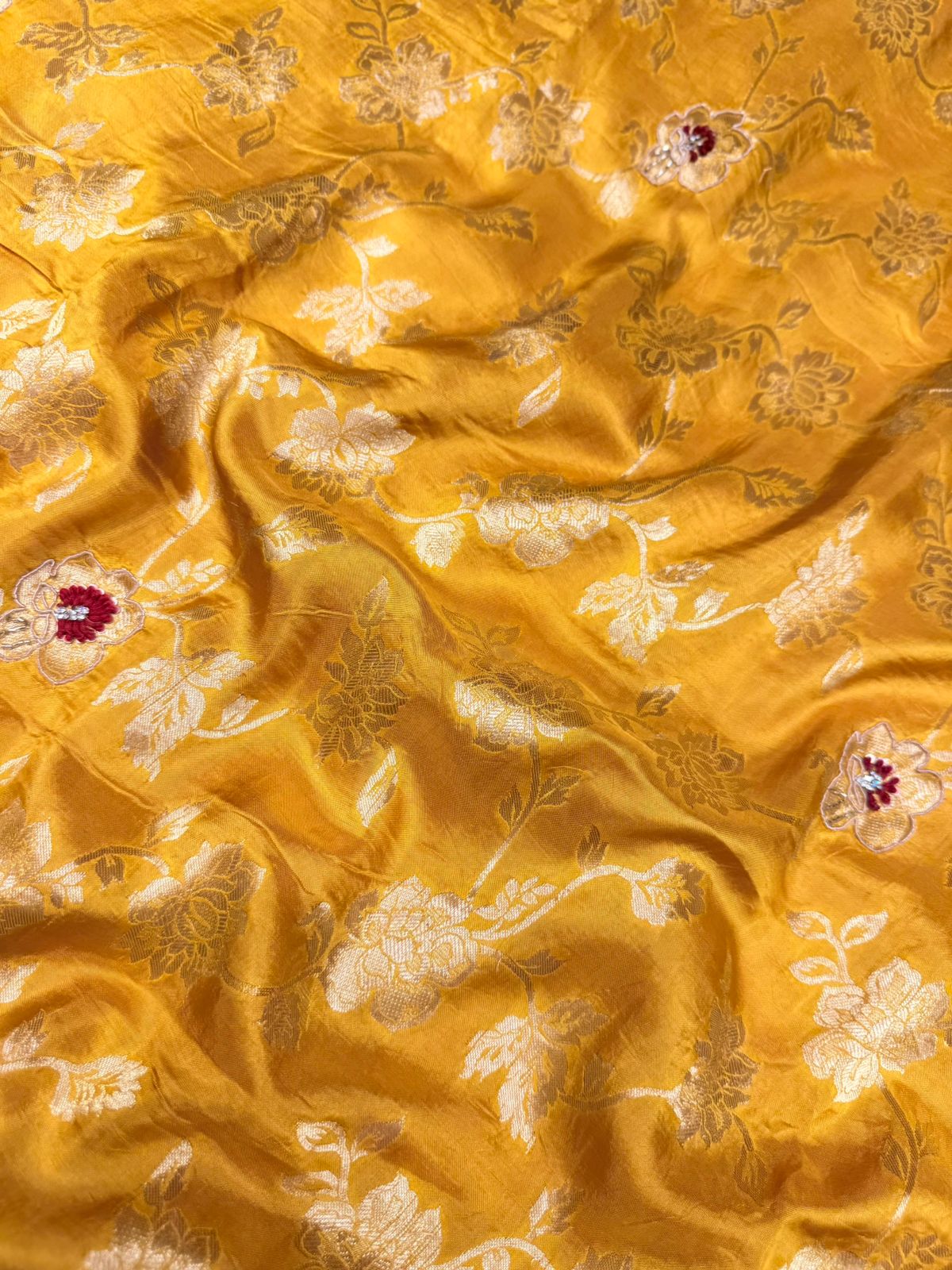 Pure silk dardozi saree with contrast border color yellow red